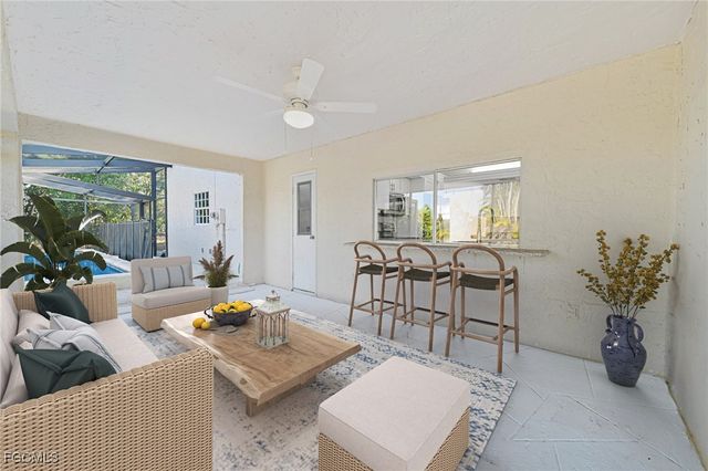 401 SE 10th LN, Cape Coral, FL 33990