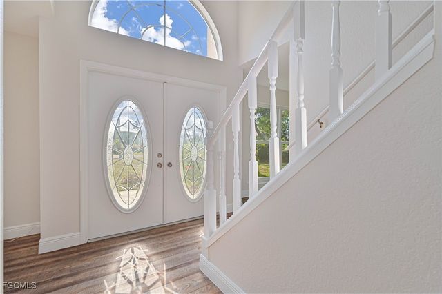 401 SE 10th LN, Cape Coral, FL 33990