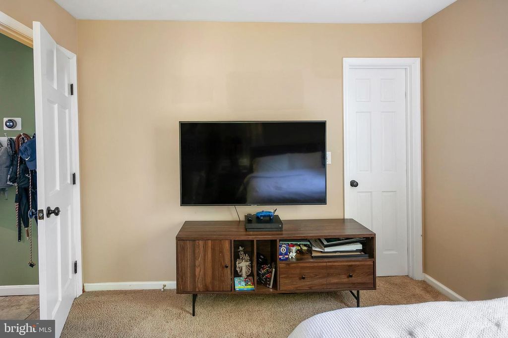 Image 11 of property listing at 3507 MURDOCK RD, Kensington, MD 20895