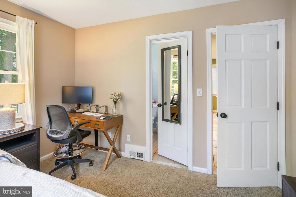 Image 12 of property listing at 3507 MURDOCK RD, Kensington, MD 20895