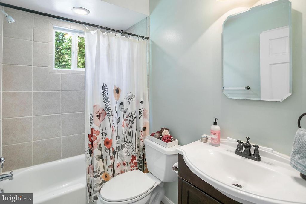 Image 13 of property listing at 3507 MURDOCK RD, Kensington, MD 20895