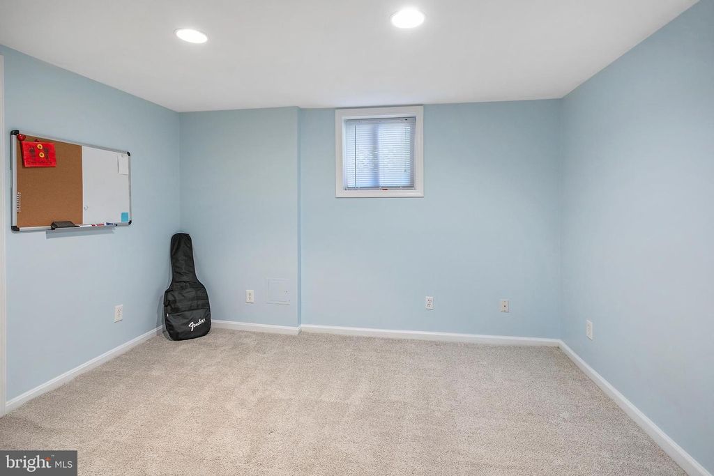 Image 25 of property listing at 3507 MURDOCK RD, Kensington, MD 20895