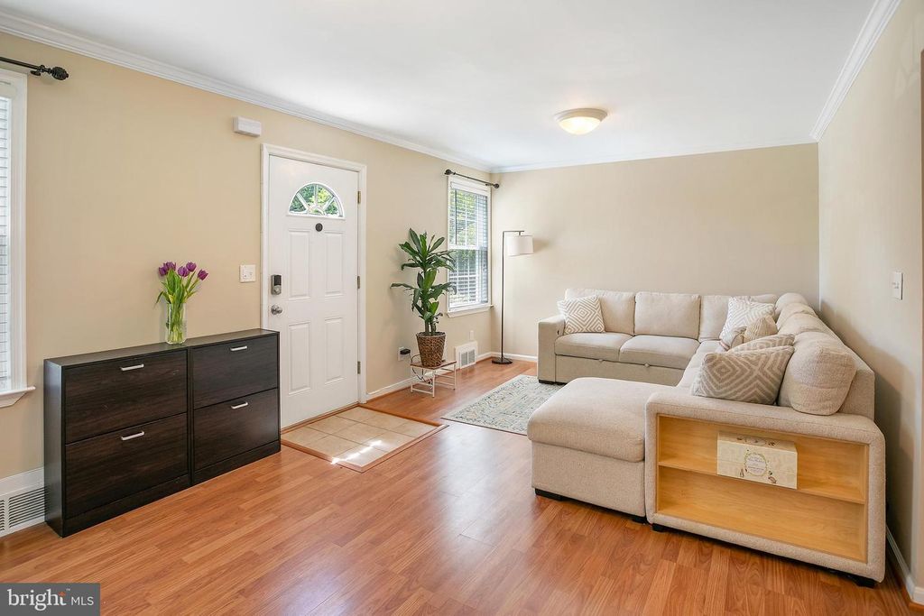 Image 3 of property listing at 3507 MURDOCK RD, Kensington, MD 20895