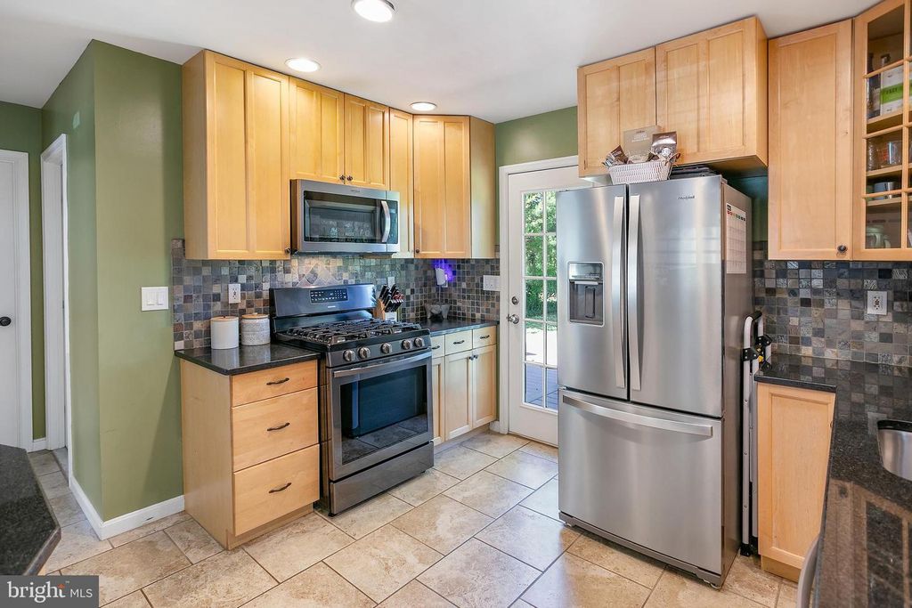 Image 8 of property listing at 3507 MURDOCK RD, Kensington, MD 20895