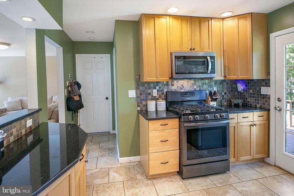 Image 9 of property listing at 3507 MURDOCK RD, Kensington, MD 20895