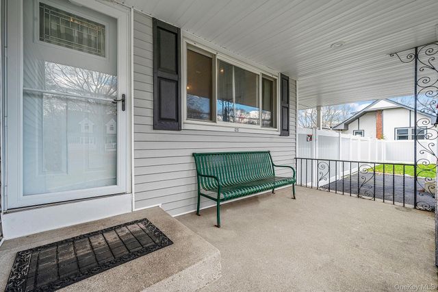 160 Hounslow Road, Shirley, NY 11967