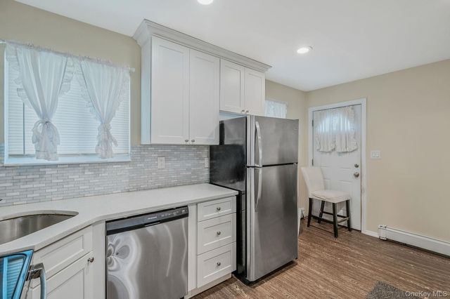 160 Hounslow Road, Shirley, NY 11967