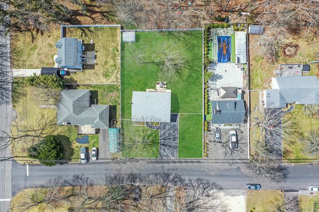 160 Hounslow Road, Shirley, NY 11967