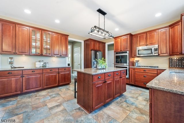 34 White Meadow Rd, Hillsborough Twp., NJ 08844
