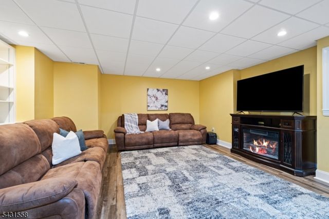 34 White Meadow Rd, Hillsborough Twp., NJ 08844
