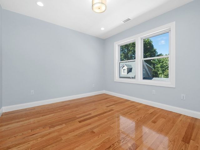 28 Ash Street 2, Waltham, MA 02453