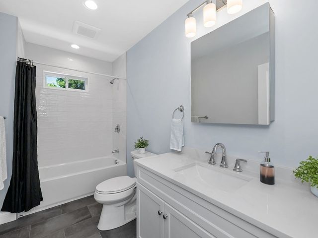 28 Ash Street 2, Waltham, MA 02453