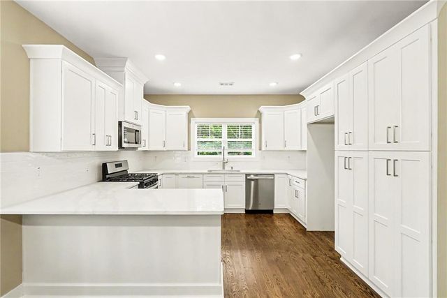 229 Little Brook Lane, Woodstock, GA 30188