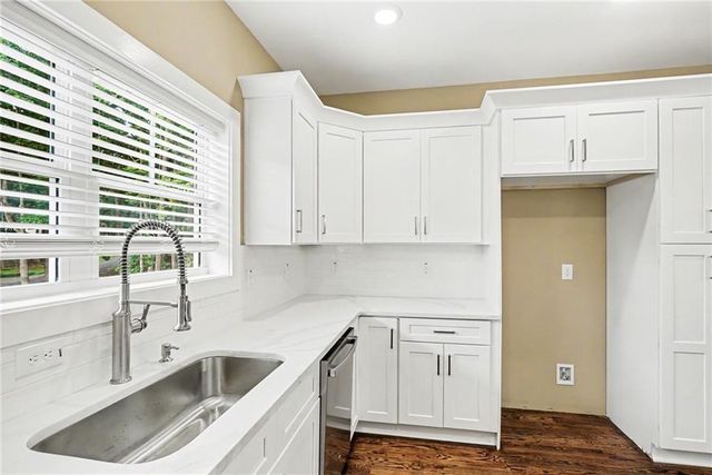 229 Little Brook Lane, Woodstock, GA 30188