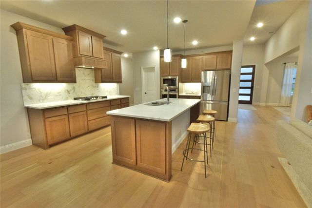 386 Paddle Boat Drive, Granbury, TX 76049