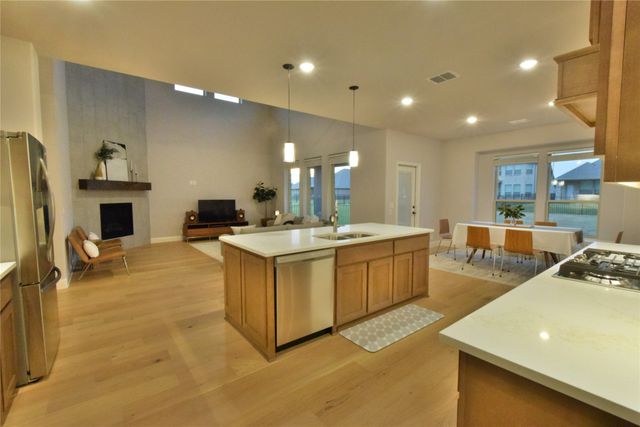 386 Paddle Boat Drive, Granbury, TX 76049