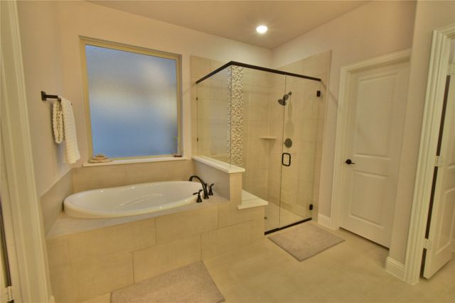 386 Paddle Boat Drive, Granbury, TX 76049