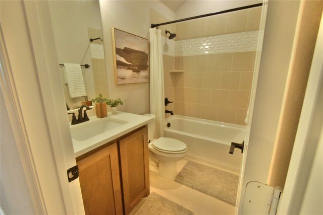 386 Paddle Boat Drive, Granbury, TX 76049