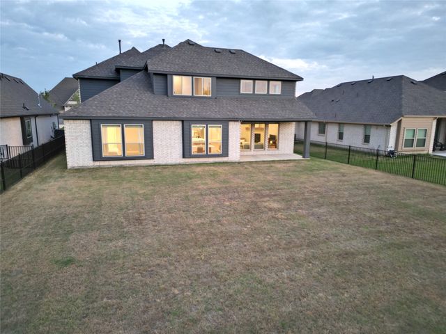 386 Paddle Boat Drive, Granbury, TX 76049