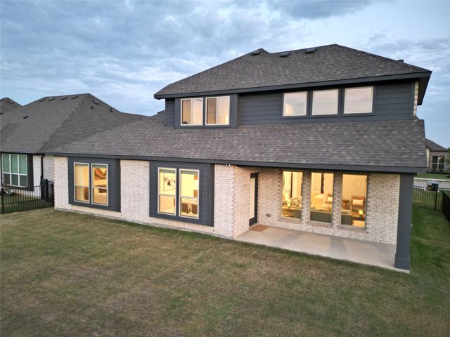 386 Paddle Boat Drive, Granbury, TX 76049