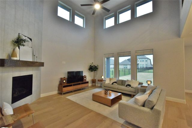 386 Paddle Boat Drive, Granbury, TX 76049