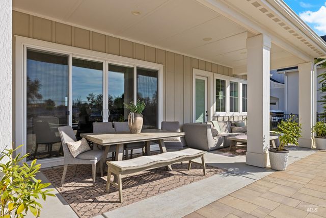 6303 N Salmon Falls Lane, Star, ID 83669