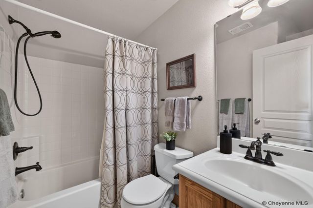 7135 EL CAMINO REAL, Cheyenne, WY 82009