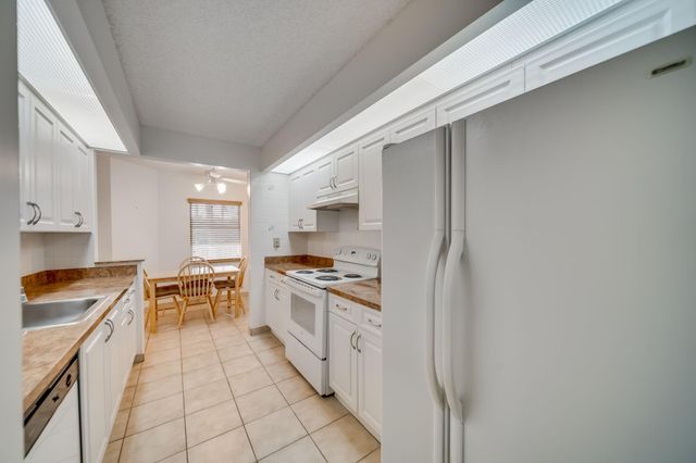 13105 SW 16th Ct 209L, Pembroke Pines, FL 33027