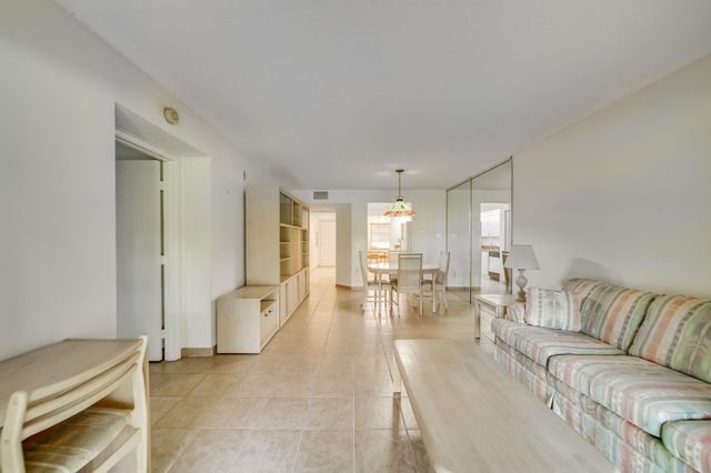 13105 SW 16th Ct 209L, Pembroke Pines, FL 33027