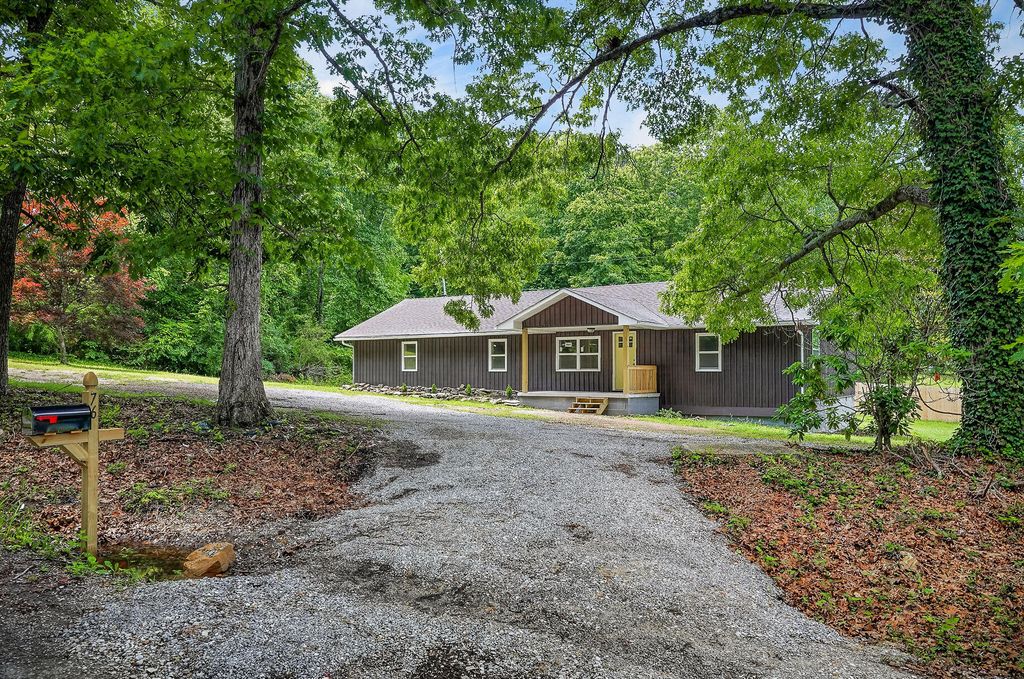 76 Ed Houston Road, Crossville, TN 38571