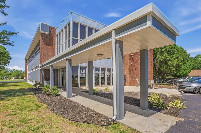 3000 W Kellogg Dr, Wichita, KS 67213