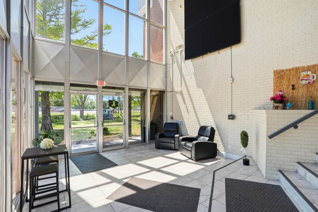 3000 W Kellogg Dr, Wichita, KS 67213
