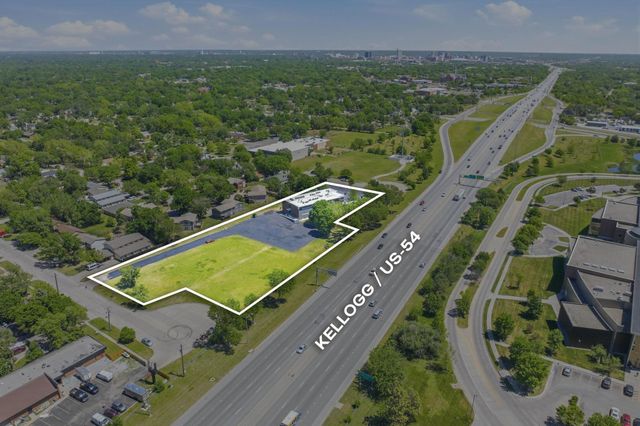 3000 W Kellogg Dr, Wichita, KS 67213
