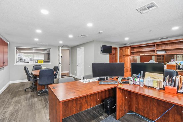 3000 W Kellogg Dr, Wichita, KS 67213
