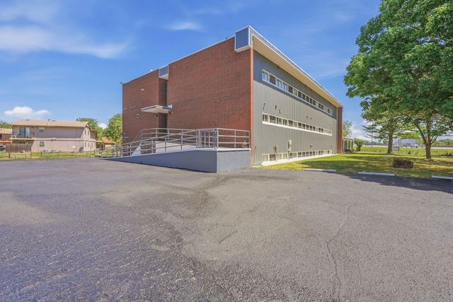 3000 W Kellogg Dr, Wichita, KS 67213