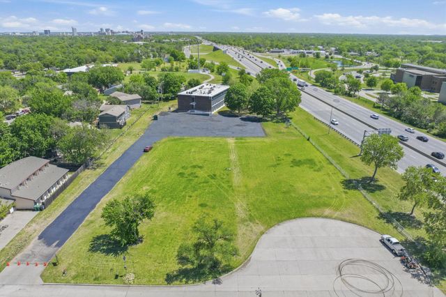 3000 W Kellogg Dr, Wichita, KS 67213