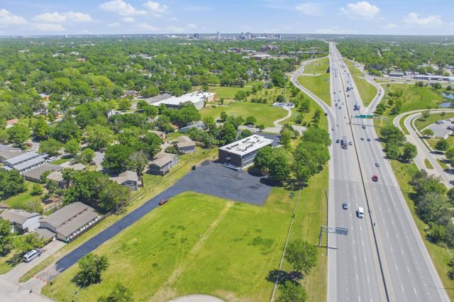 3000 W Kellogg Dr, Wichita, KS 67213