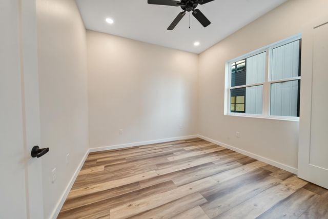 1800 S Holtzclaw Avenue 1861 Zeta Way, Chattanooga, TN 37404