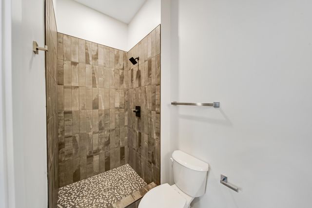 1800 S Holtzclaw Avenue 1861 Zeta Way, Chattanooga, TN 37404