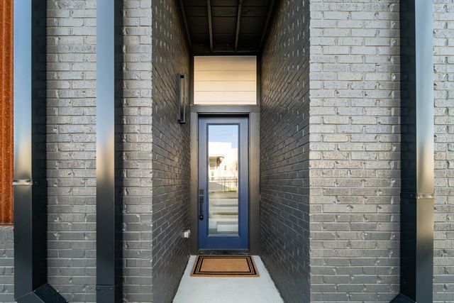 1800 S Holtzclaw Avenue 1861 Zeta Way, Chattanooga, TN 37404