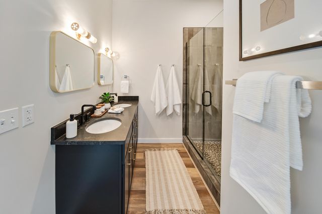 1800 S Holtzclaw Avenue 1861 Zeta Way, Chattanooga, TN 37404