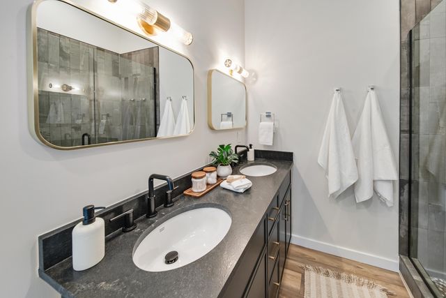 1800 S Holtzclaw Avenue 1861 Zeta Way, Chattanooga, TN 37404