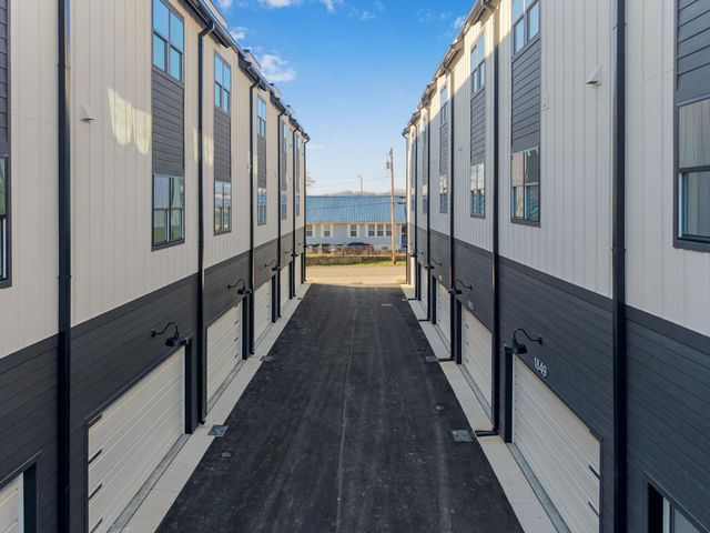 1800 S Holtzclaw Avenue 1861 Zeta Way, Chattanooga, TN 37404