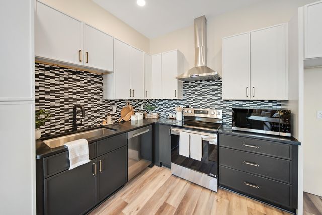 1800 S Holtzclaw Avenue 1861 Zeta Way, Chattanooga, TN 37404