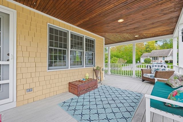 35 Grace Meadows, Taunton, MA 02718