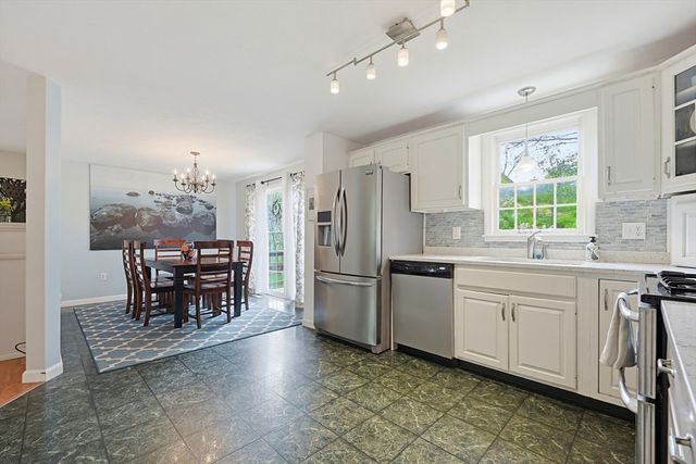 35 Grace Meadows, Taunton, MA 02718