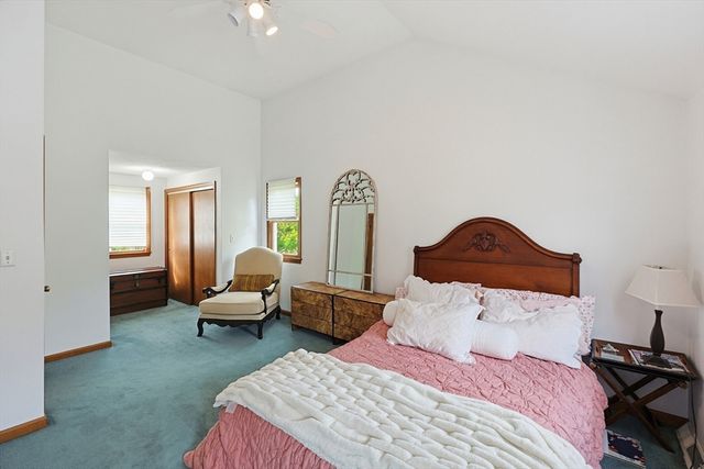 35 Grace Meadows, Taunton, MA 02718