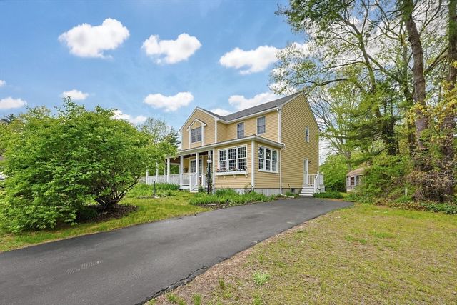 35 Grace Meadows, Taunton, MA 02718