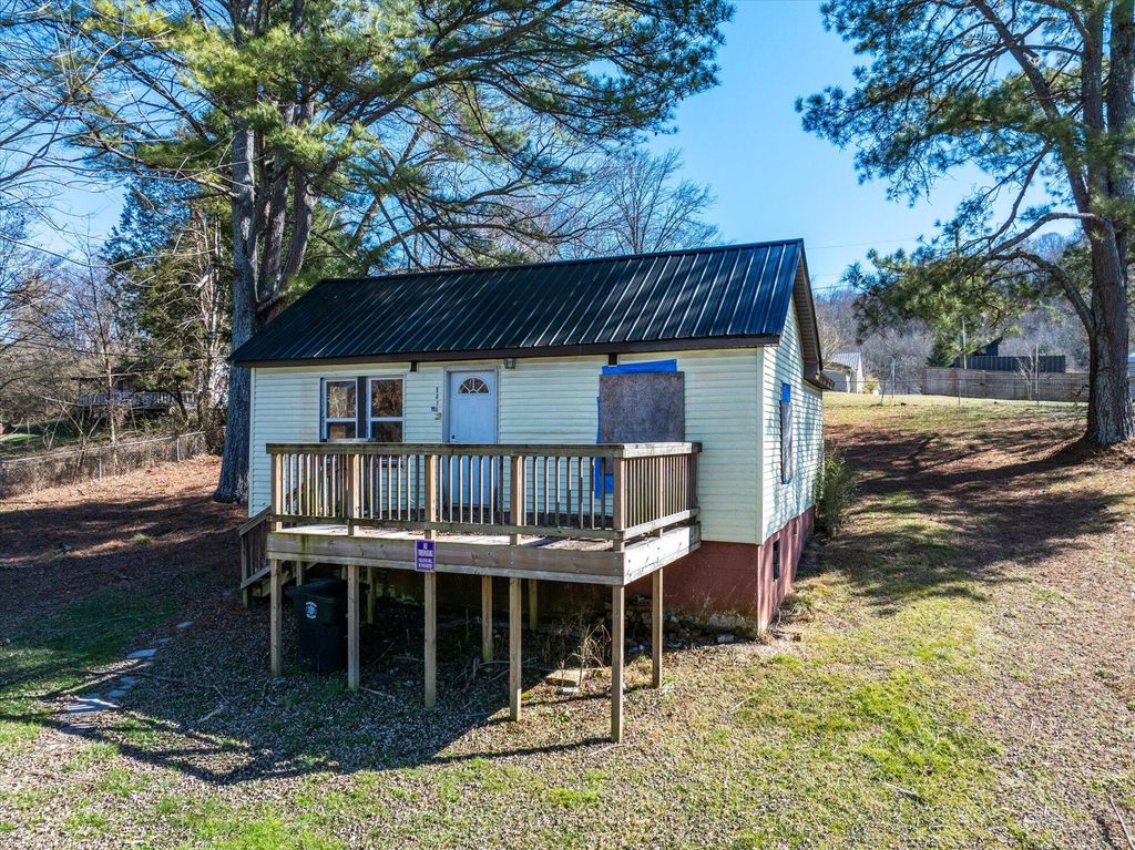 501 Central Avenue, Athens, TN 37303