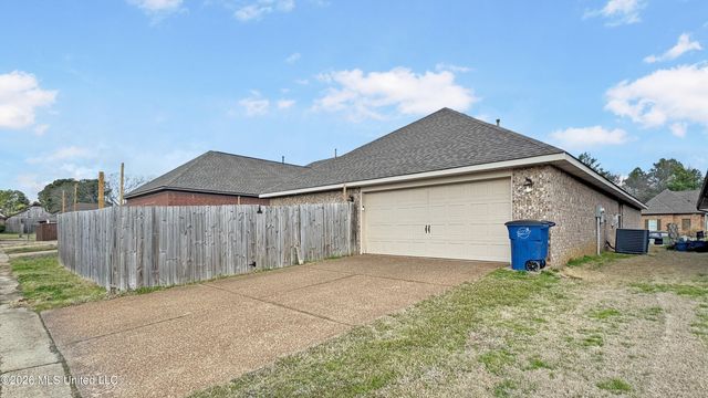 6703 Jessie Hoyt Drive, Olive Branch, MS 38654